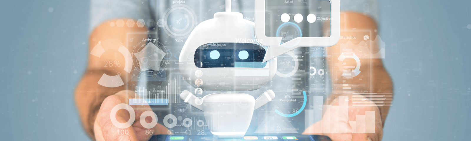 Homem utiliza o chatbot para receber informações de site de compras.